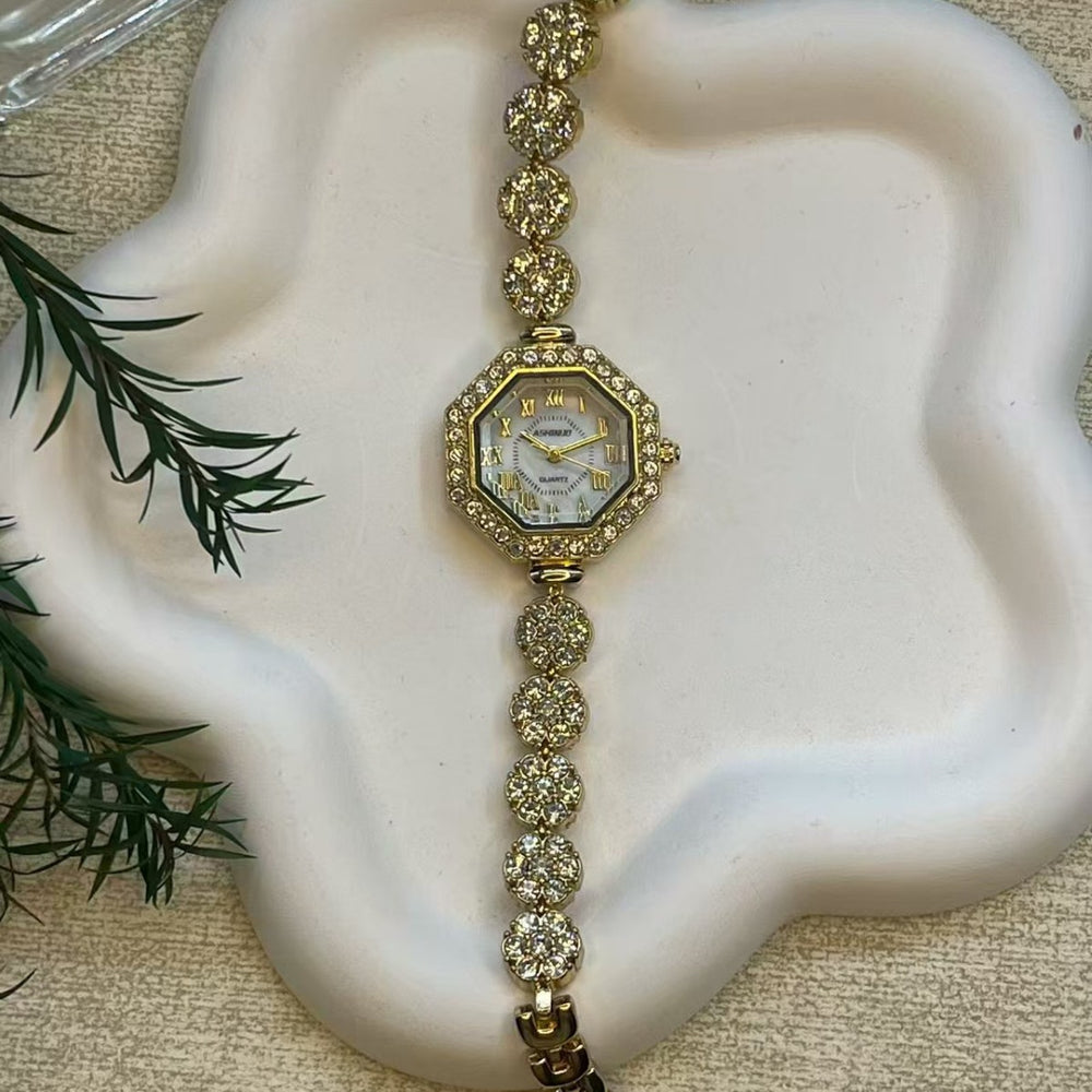 New arrival diamond-shaped full diamond sunflower dial, compact thin strap, high-value digital surface pull-out bracelet women's watch