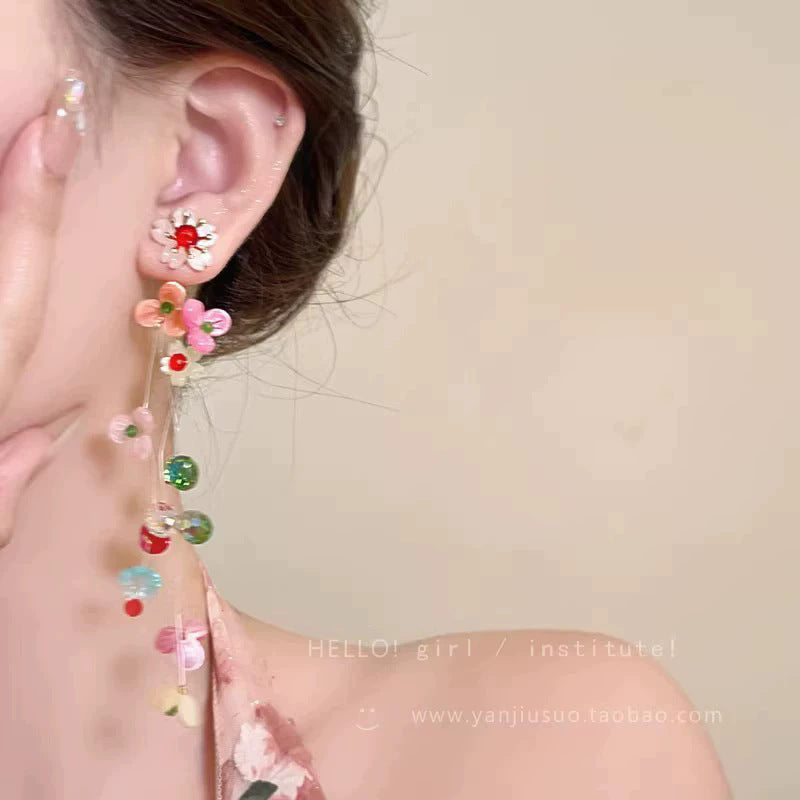 Spring break style white floral earrings - unique dopamine studs, niche design, versatile earrings