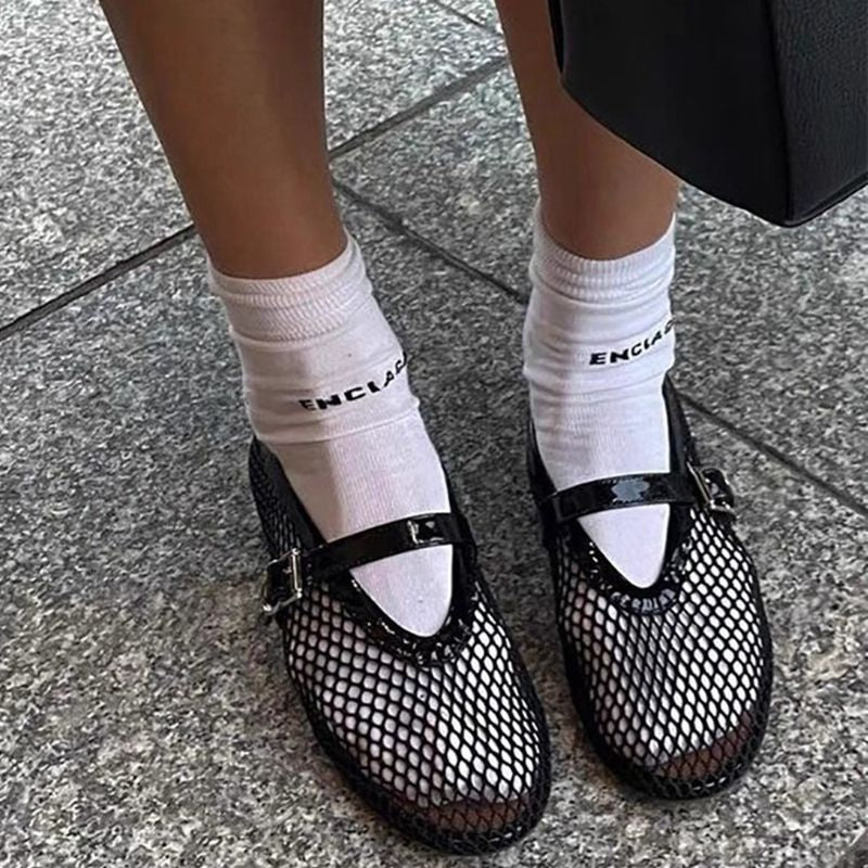 Cross-border round head niche fish grid hollow ballet shoes women's new fashionable and simple flat-bottomed belt buckle single shoes
