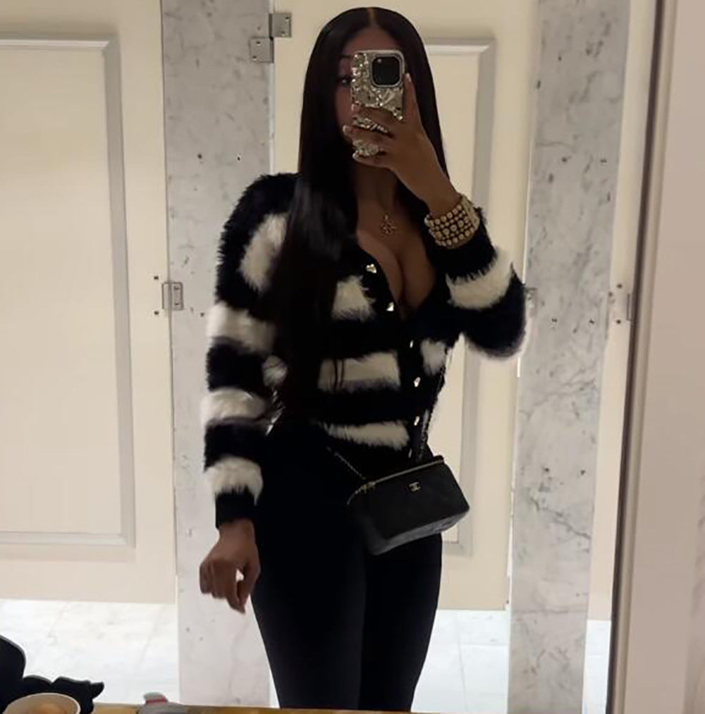 European and american cross-border women's wholesale:  winter bestseller - fashionable black and white striped single-breasted cardigan knitwear