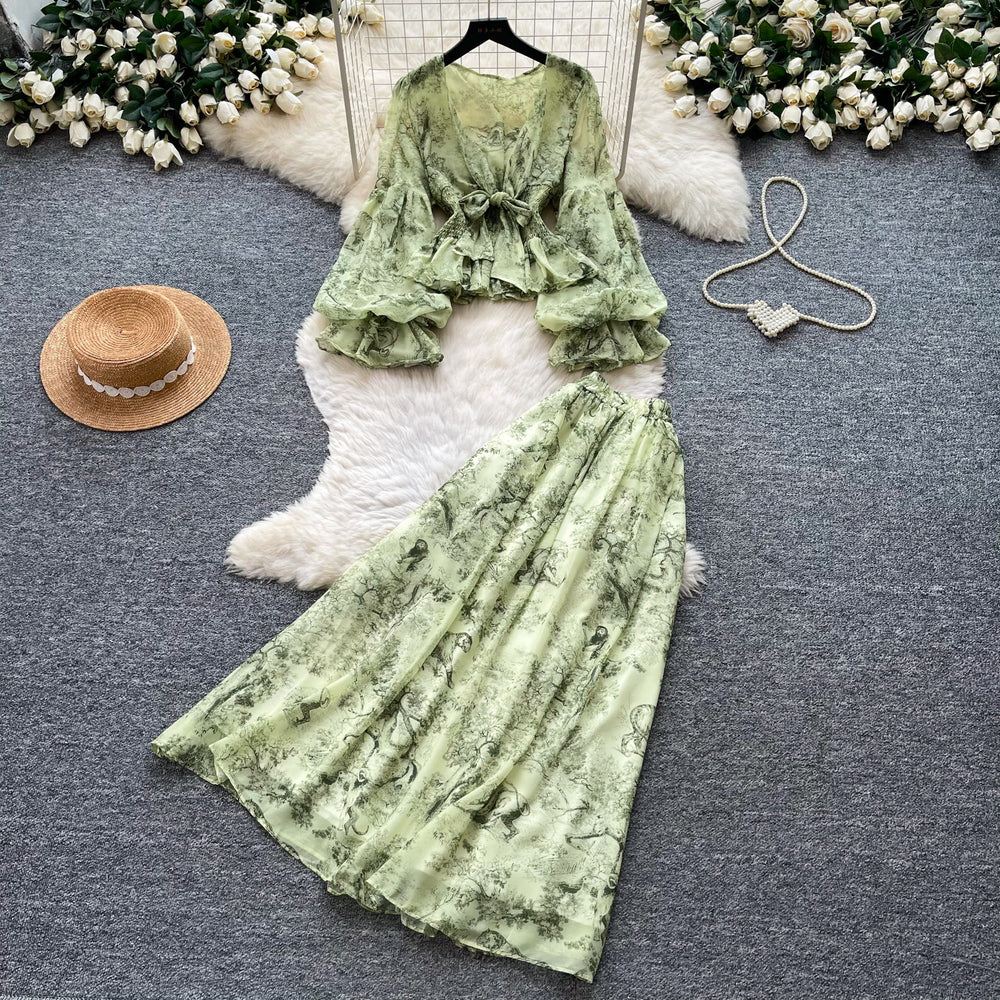 French romantic floral print two-piece set for women - autumn collection, high-end v-neck, cinched waist, mesh midi skirt outfit