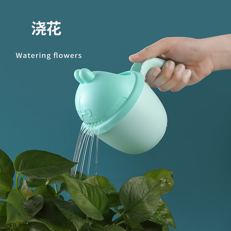 Baby bath water ladle spoon, infant shampoo cup, shower head, children's water scoop, plastic household small toy, bathing supplies