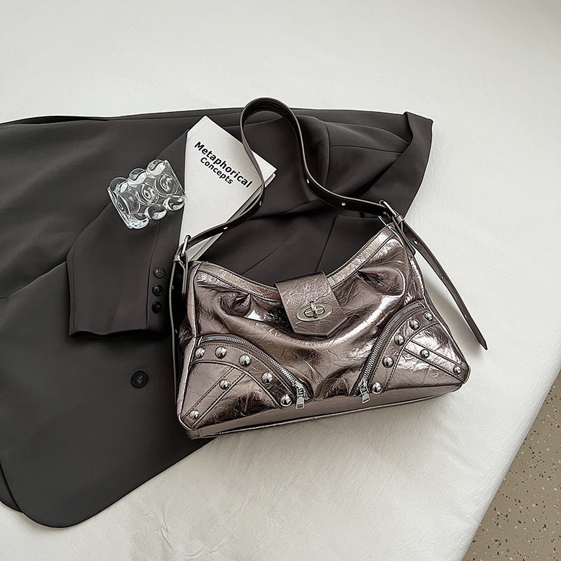 Retro personalized locomotive bag 2025 new fashionable large-capacity willow nail tote bag heavy industry foreign gas shoulder armpit bag