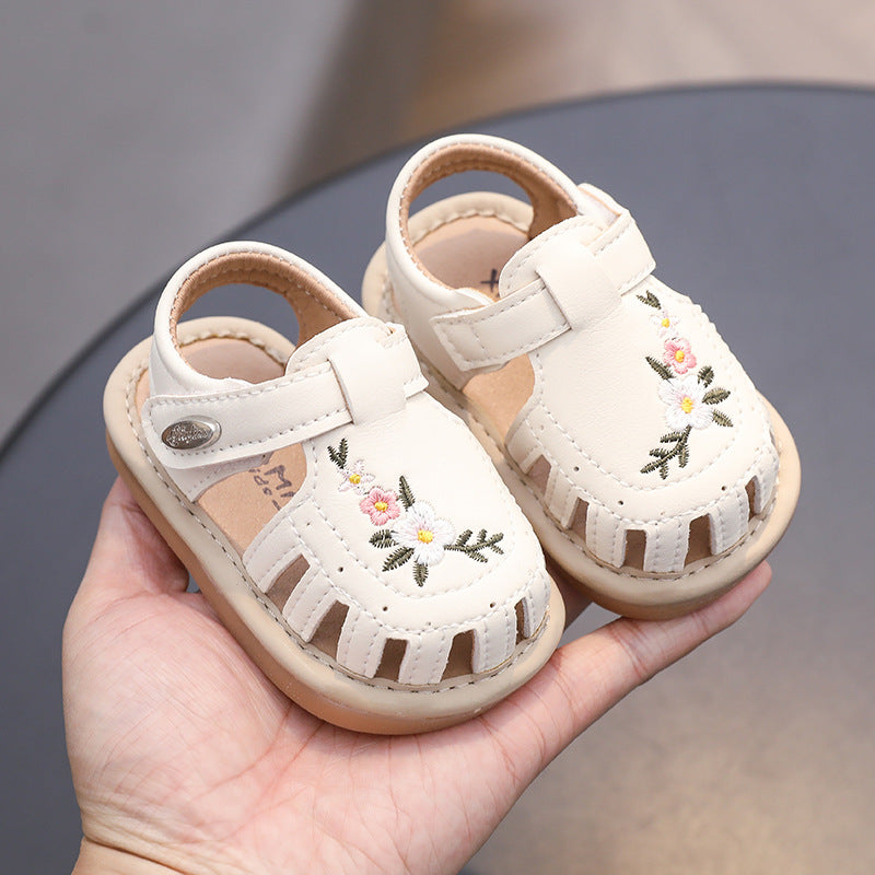 Summer baby first walker shoes, breathable infant sandals, non-slip soft sole squeaky shoes for girls, 0-2 years old