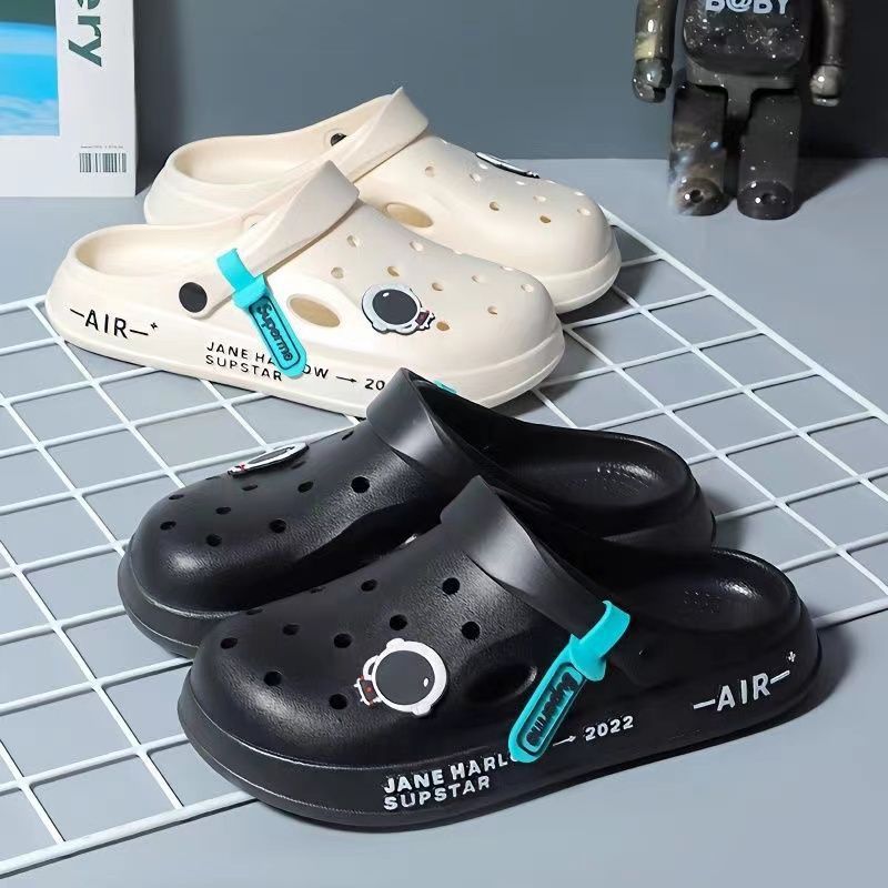 Men's clogs slippers - 2023 new arrival: durable, non-slip, thick-soled, casual outdoor wear, korean style, soft sole, closed-toe beach sandals