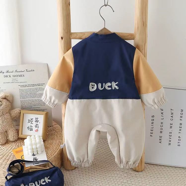 Infant and toddler spring/autumn color-blocked romper, stylish and cute one-piece outfit for baby boys and girls, perfect for outings, a trendy and fashionable crawling suit