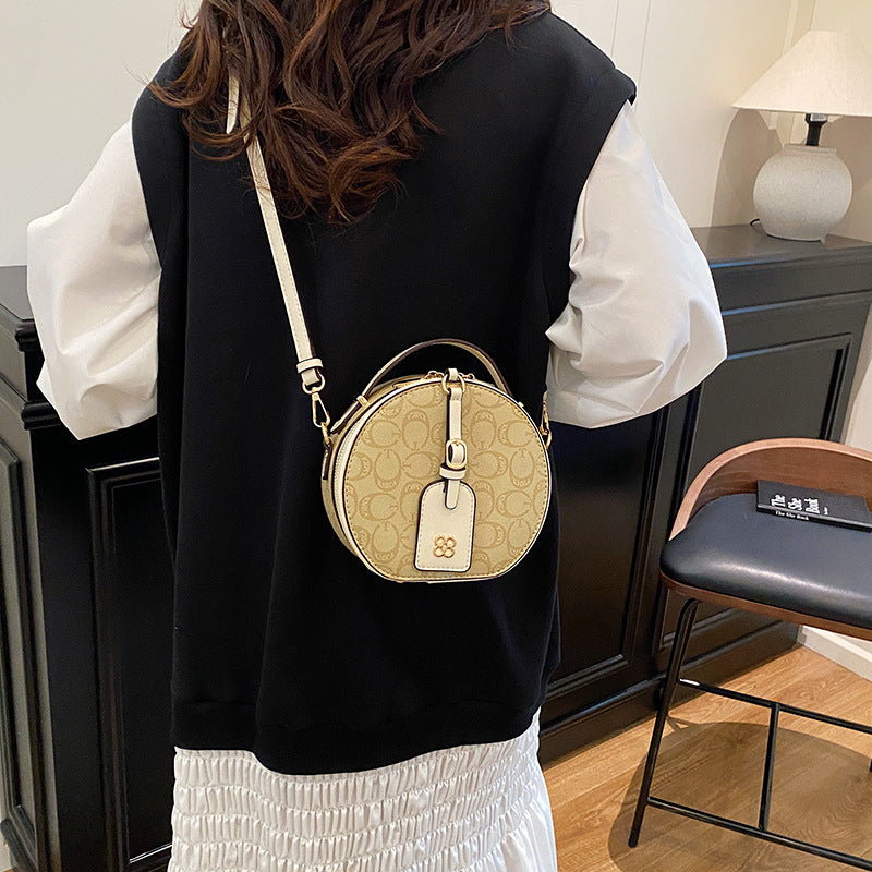 2025 new european and american fashionable chic chanel-style high-end crossbody bag, small round bag, large capacity vintage shoulder bag