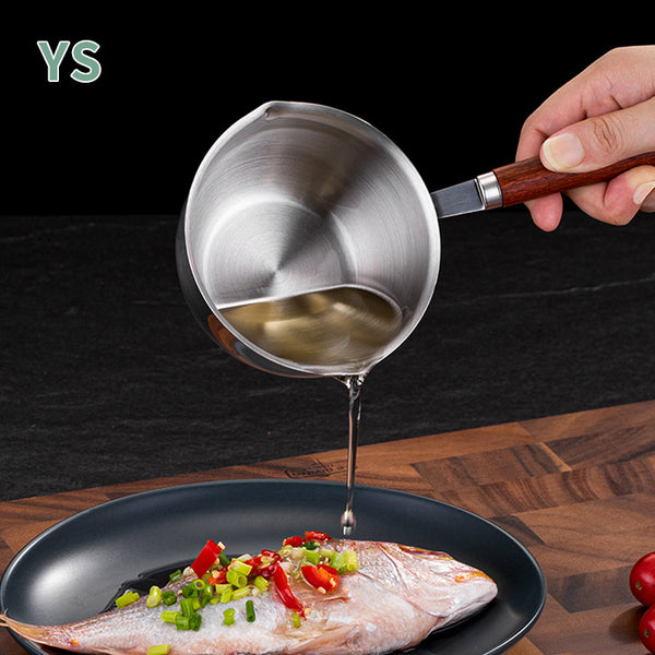 One piece of oil splashing pot will be sent on behalf of the stainless steel splashing mini drizzling milk pot and small hot iron pot.