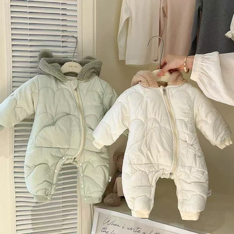 Winter warm baby rompers: autumn and winter onesies for boys and girls, fleece-lined winter infant outfits, warm bodysuits for outdoor wear
