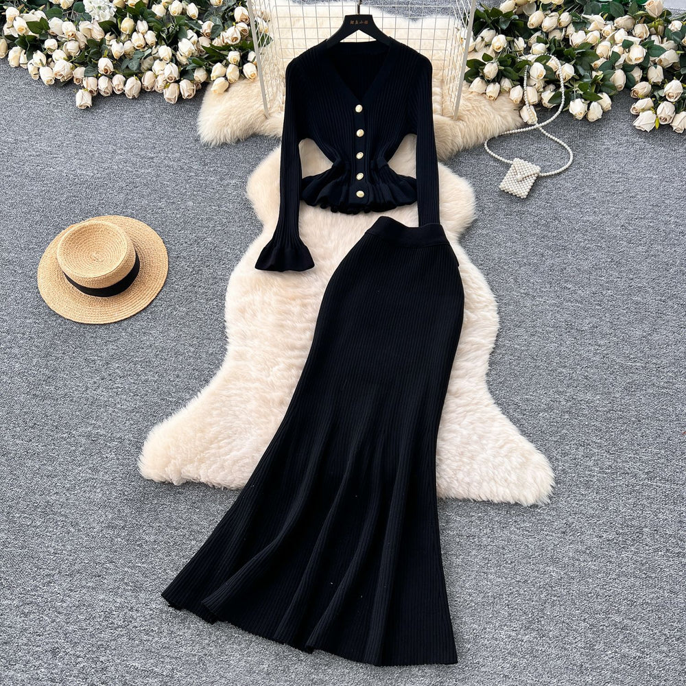 Rich girl style high-end mature woman set: women's autumn flared sleeve knit top + high-waisted fishtail midi skirt