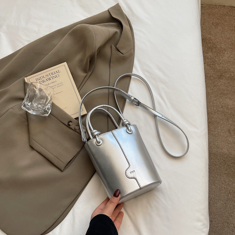 Cross-border high-end foreign-style handbag women's 2025 trendy niche design bucket bag popular versatile messenger bag