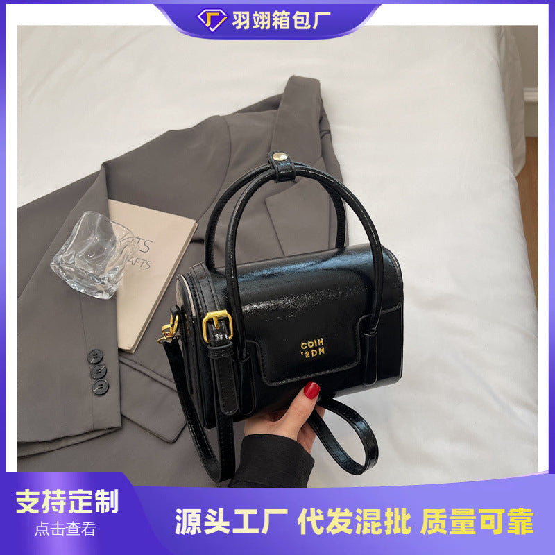 Cross-border high-end retro small bag women's 2025 new spring and summer versatile messenger bag fashionable portable small square bag