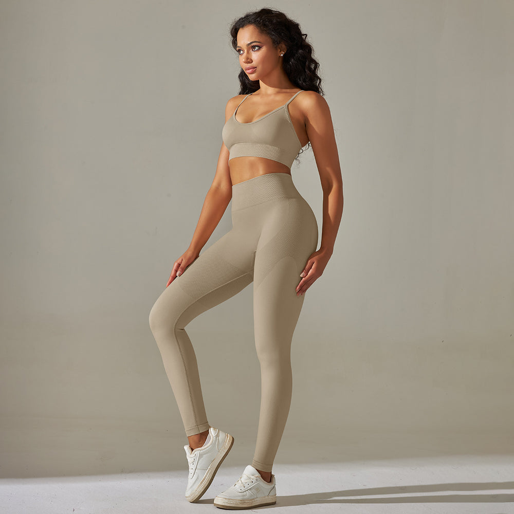European and american new seamless yoga set: camisole, beautiful back sports bra, tummy control high-waisted butt-lifting leggings for running and fitness