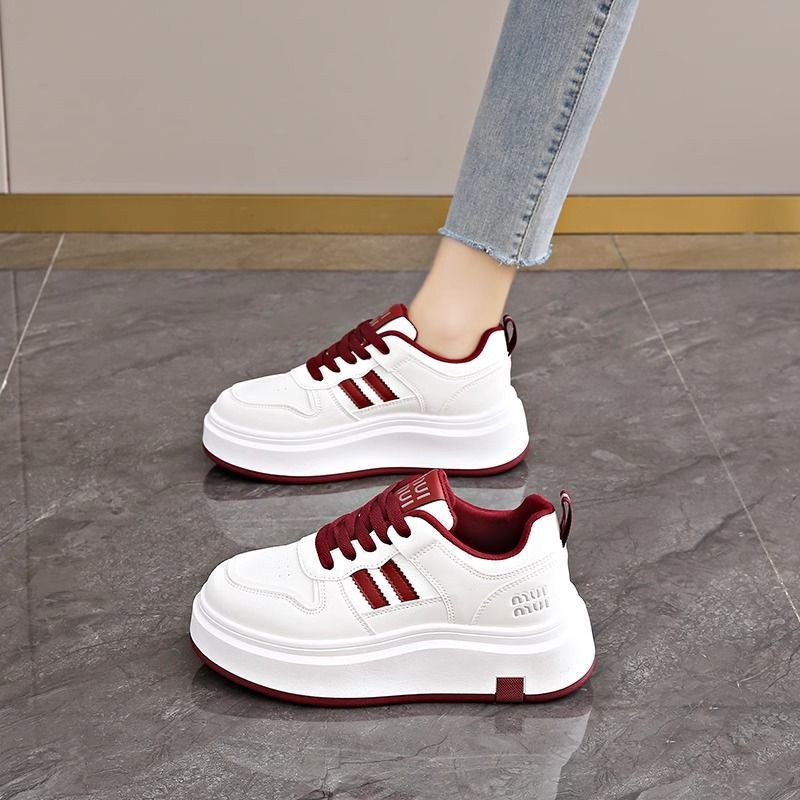 Little white shoes children's models 2025 spring new trend explosion lightweight soft sole versatile thick sole sports and leisure board shoes