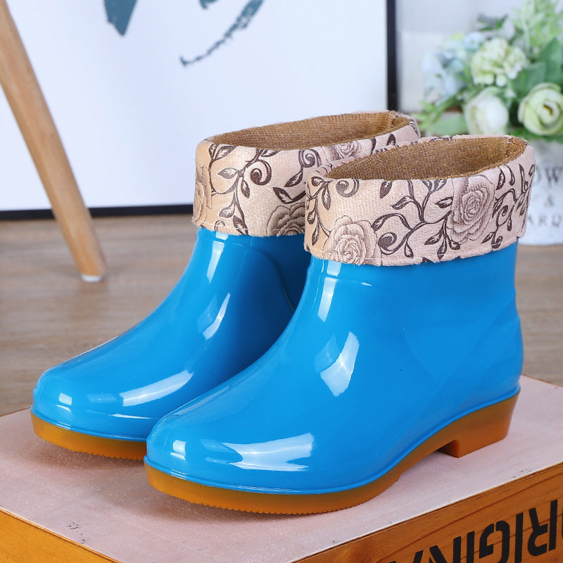 Wholesale women's safety short boots: low-cut, waterproof, non-slip rain boots for kitchen work, thickened and warm rain boots for adults