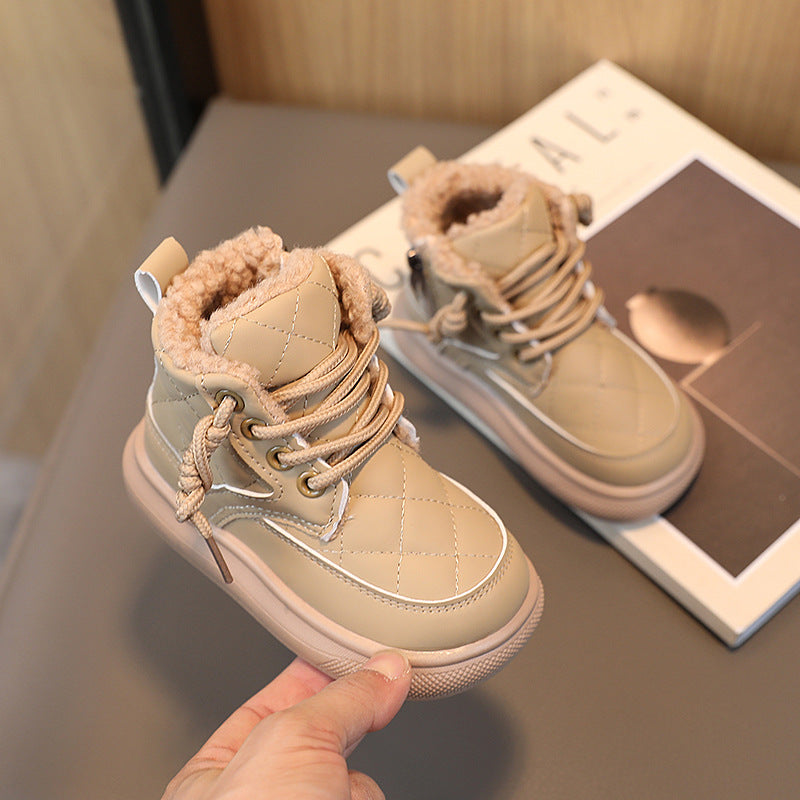 Clearance sale: men's, women's, and kids' casual cotton shoes - autumn/winter collection. includes british-style martin boots for children, lambswool-lined ankle boots for toddlers and young children, and trendy styles