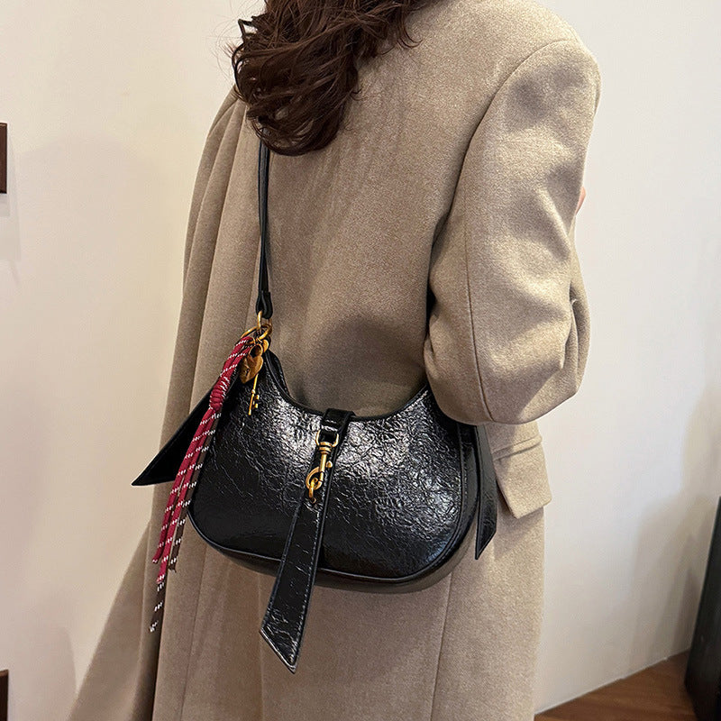 Retro soft leather crescent bag women's 2025 new women's bag texture commuter bag foreign style shoulder messenger bag  bag