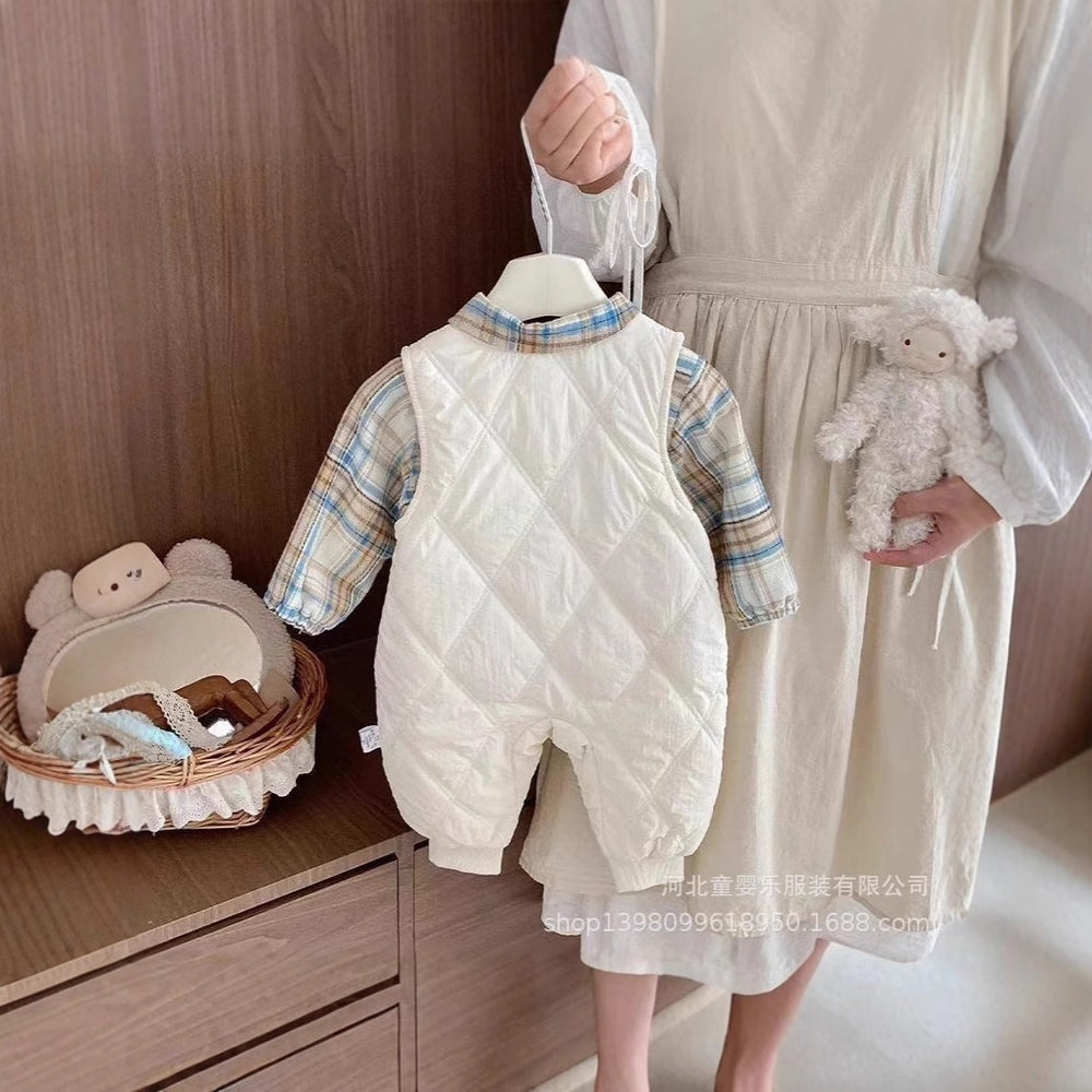 Baby outfit set: unisex romper overalls, infant autumn/winter warm two-piece set, trendy outing clothes