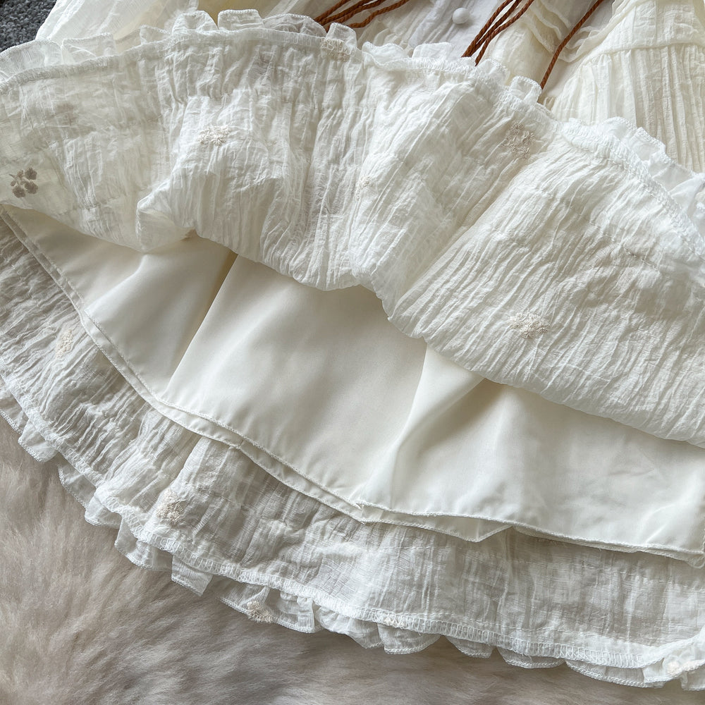 Vacation-style dress for women, spring  collection: french-inspired tie-waist, single-breasted, lantern sleeve, ruffle-trimmed fairy mini dress