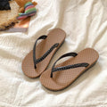 Trendy leopard print flip-flops for women, summer outdoor wear, 2026 new wedge heel platform non-slip beach sandals
