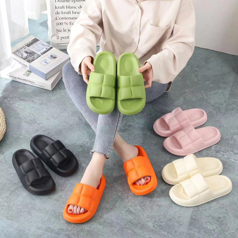 New eva cloud slides: stylish, comfortable, and non-slip summer slippers for women and men. perfect for indoor, bathroom, and outdoor wear. odor-resistant and ideal for couples