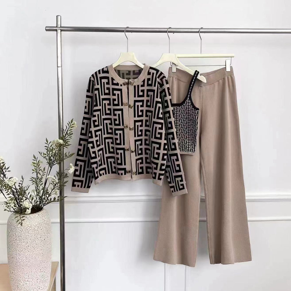European autumn/winter women's fashion 2024 new arrival: high-end casual chic, age-defying knitted sweater three-piece set