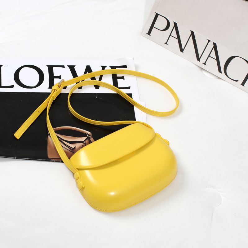 Cross-border hot-selling 2025 spring and summer new large pressure shell bag Cross-border hot-selling saddle bag Student party shoulder messenger bag