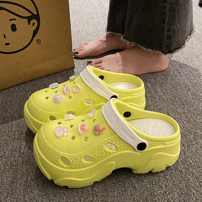 Diy crocs women's 2023 new summer cartoon slippers women's outwear flats beach shoes soft bottom toe shoes