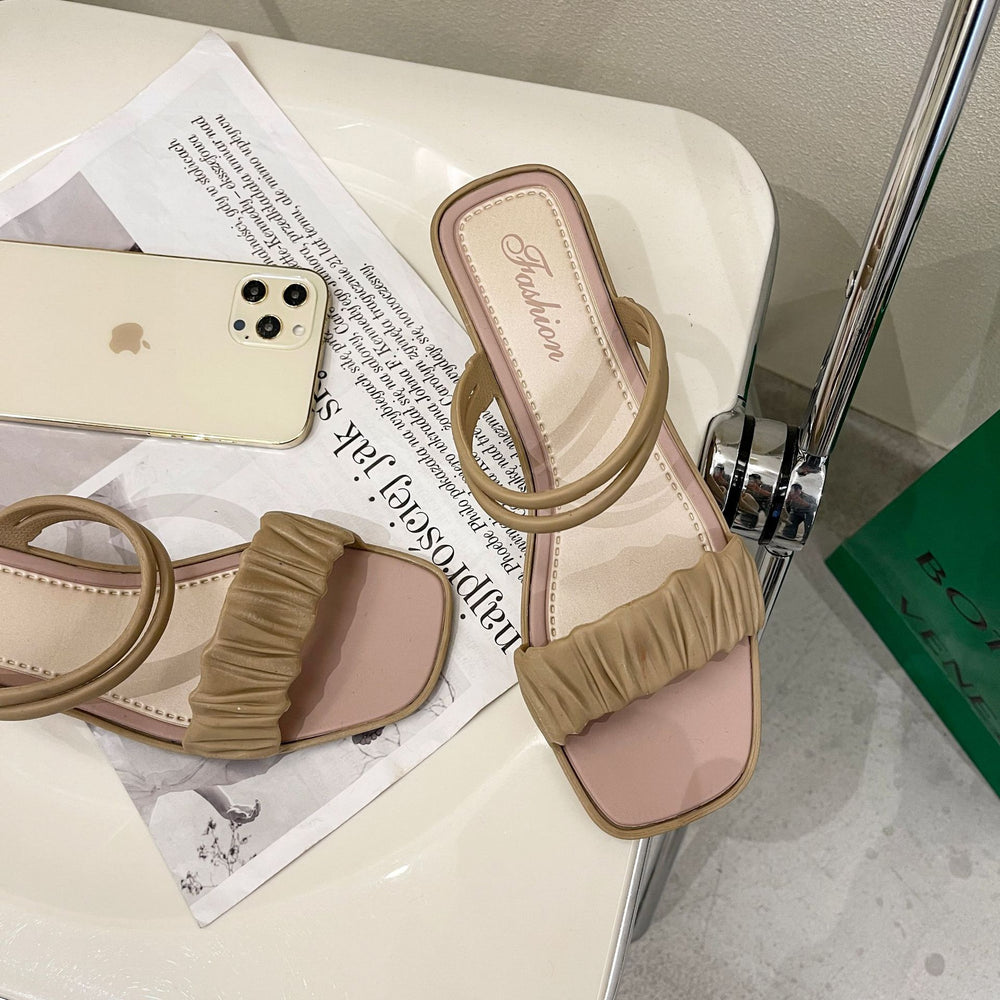 2026 new double-flower slippers: niche, high-end, two-way wear, fairy-tale style, chunky heel, comfortable soft sole, two-wear sandals