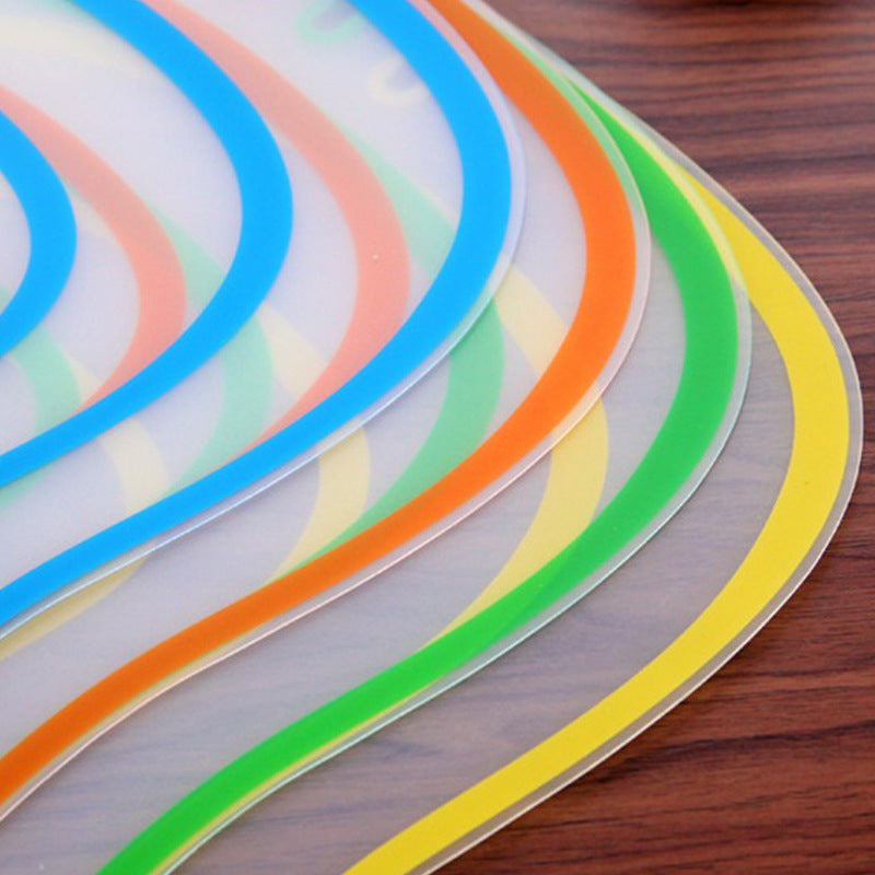 Household outdoor disposable cutting board kitchen chopping board plastic cutting fruit board non-slip sheet transparent chopping board barbecue