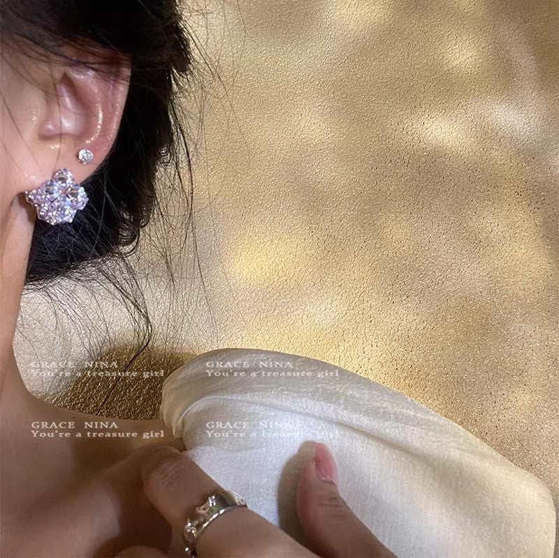 Exquisite and personalized square sparkling zirconium stud earrings, new 2026 hot-selling earrings, high-end and elegant minimalist style earrings for women