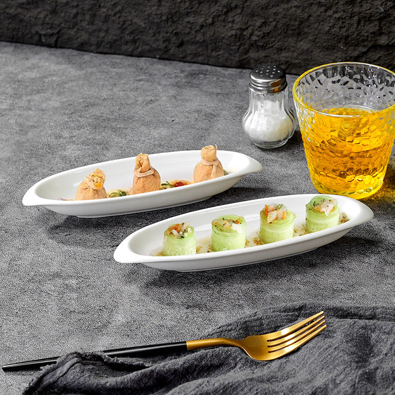Simple pure white ceramic sushi-shaped bench restaurant hotel dessert pastry plate bench plate cooking boat-shaped plate