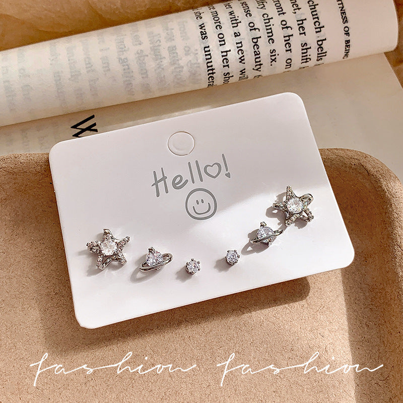 Exquisite, dazzling star earrings for women, featuring full cubic zirconia. these understated yet luxurious stud earrings are perfect for everyday wear, commuting, and effortlessly complement any outfit