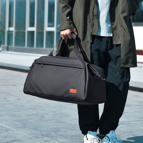 Simple, fashionable and large-capacity shoulder crossbody large-capacity bag 2025 new anti-splashing travel bag will be sent on behalf of one piece.