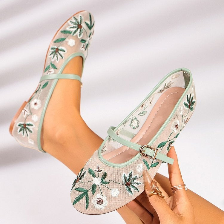 spring/summer new women's shoes: fashionable floral embroidered mesh ballet flats - new chinese style for export