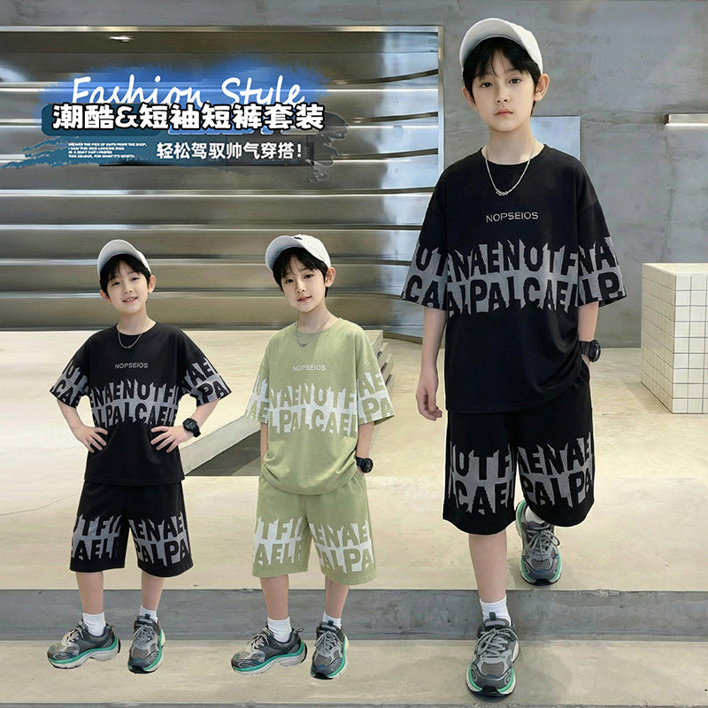 Boys' short-sleeve t-shirt and shorts summer sports set - loose-fit, breathable, casual two-piece outfit for mid-to-large children