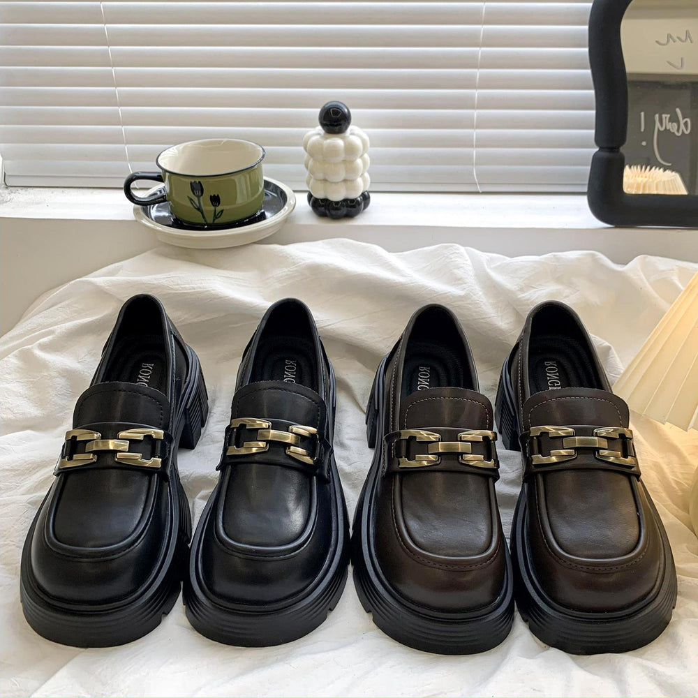 Black retro loafers women's 2026autumnew arrivaleasiest for matchfrench round toe thick heel thick sole british flats