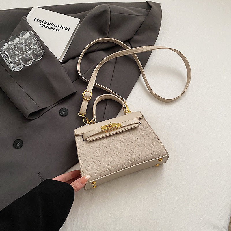 Retro classic bag women's 2025 spring and summer new fashion embossed shoulder messenger bag high-end portable Kelly bag