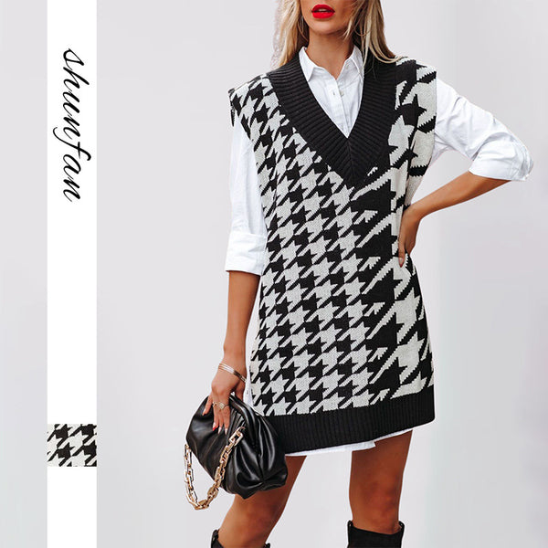 Autumn and winter new  European and American women's clothing loose V-neck thousand bird grid knitted sweater  sleeveless vest vest vest