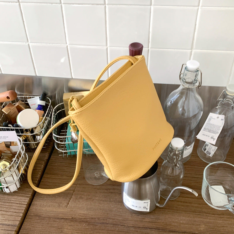 Foreign order simple and versatile small bag women's summer 2025 new fashion shoulder messenger bag this year popular bucket bag