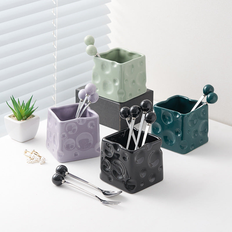 New arrival cream style ceramic fruit fork jar set creative cheese storage jar good-looking ball fruit fork spoon wholesale