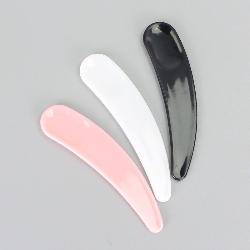 Crescent-shaped spoon mask dispensing scraper cream cosmetic packaging digging stick cream dispensing stirring arc-shaped mixing stick spoon