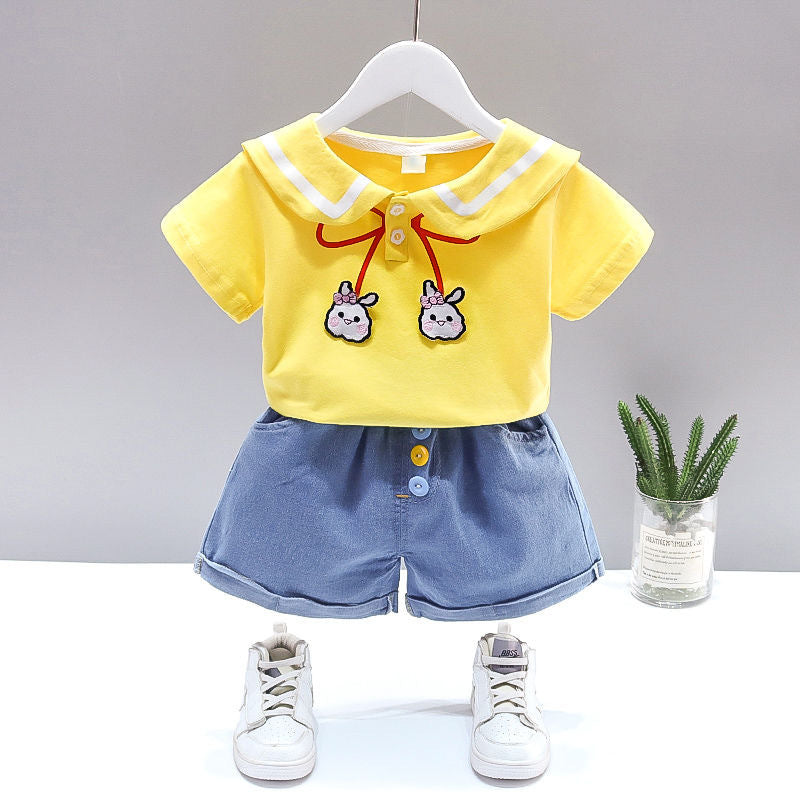 Girls' summer outfit set : trendy and stylish two-piece set for little girls - short sleeve top and shorts - wholesale available