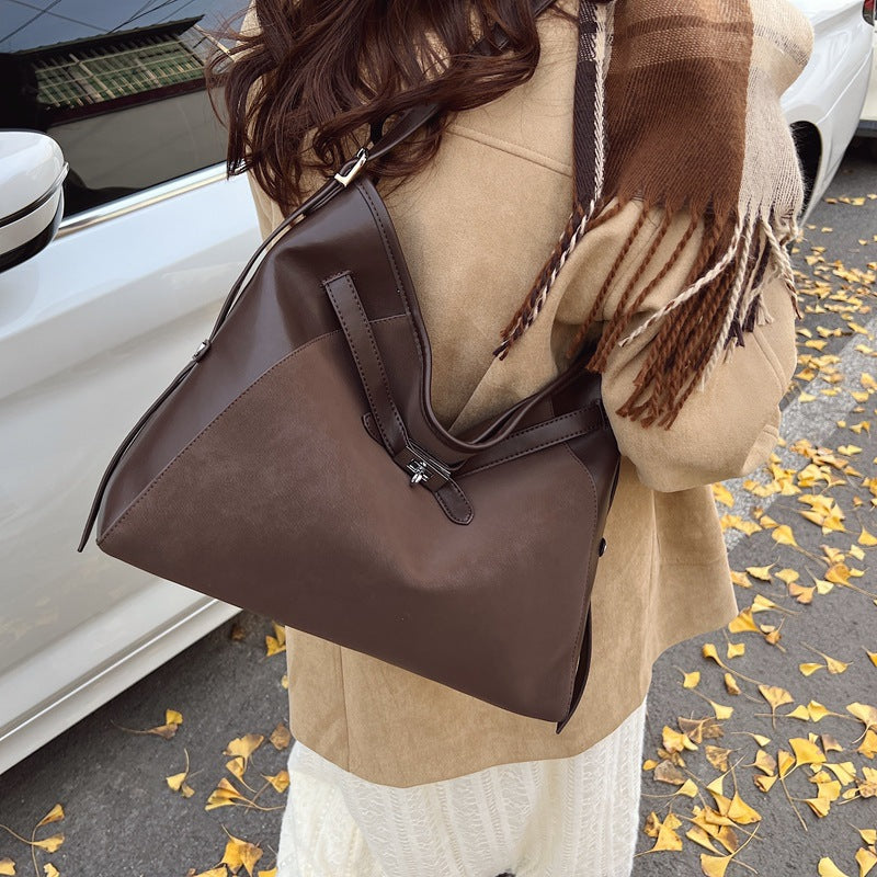 Retro fashion tote bag women's 2025 new autumn and winter trend versatile large capacity shoulder bag underarm messenger bag Korean