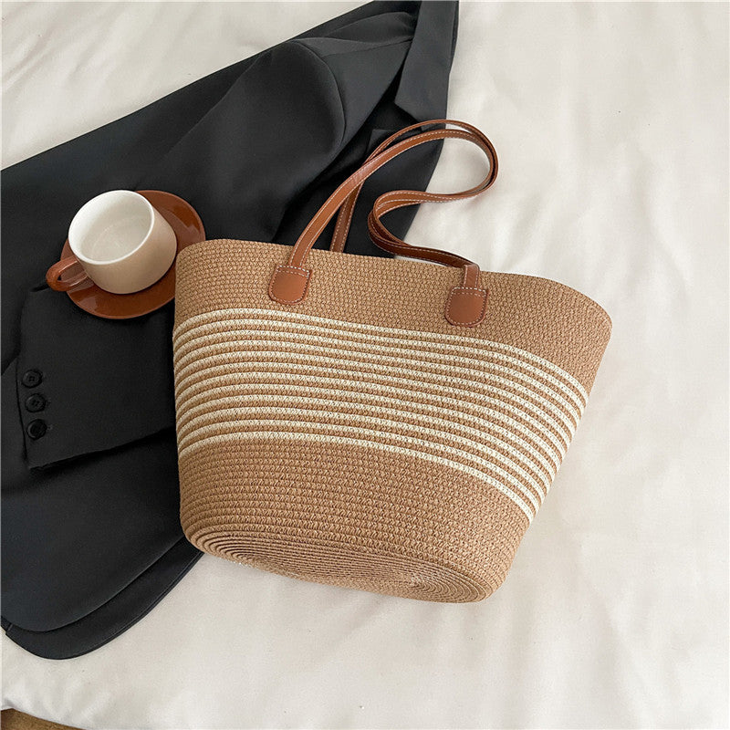 Large capacity straw woven bag women's new patchwork striped handbag fashionable knitted bag high-end tote beach bag