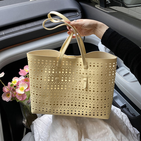 Plastic hollow women's bag beach vacation tote bag 2025 summer new bohemian large-capacity shoulder bag