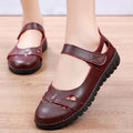 Women's sandals for mothers, 2022 new summer fashion, outdoor wear, flat soft leather anti-slip, sizes 40-50, suitable for middle-aged and elderly women (60s)