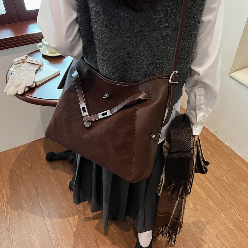 Retro fashion tote bag women's 2025 new autumn and winter trend versatile large capacity shoulder bag underarm messenger bag Korean