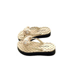 New korean-style platform flip-flops for women, featuring a trendy polka dot design. perfect for summer, these casual and comfortable beach sandals are slip-resistant and ideal for everyday wear