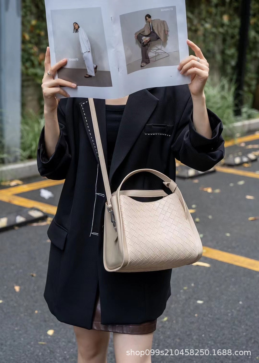 2024 spring/summer new women's bag: premium cowhide leather casual fashion shoulder & crossbody bag - genuine leather embossed basket bag